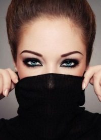 Сонник Очі до чого сняться Очі:блакитні, зелені, кркасные, чорні бачити уві сні