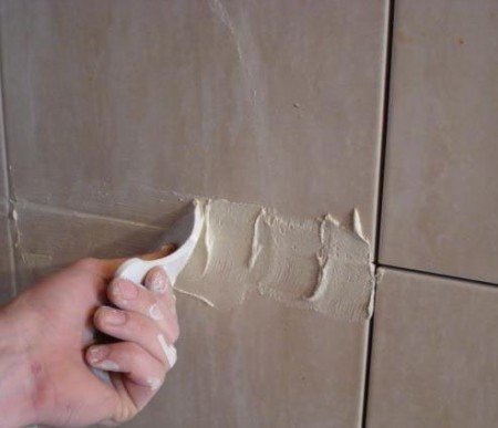 Як користуватися затіркою для плитки