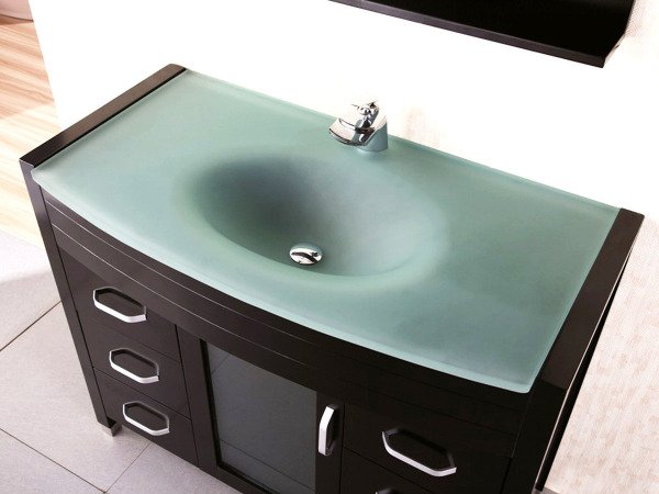 Скляні раковини для ванної кімнати: фото і нюанси вибору стильного сантехніки