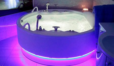 Світлодіодне освітлення у ванній – Приклади, фото, відео, схема підключення