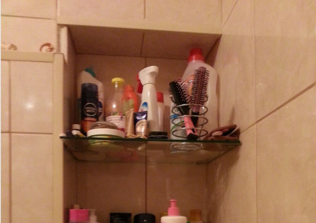 Карамельно біла ванна кімната: теплий сімейний інтерєр