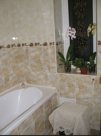 Гра в декаданс на 12 квадратних метрах Гра в декаданс на 12 квадратних метрах