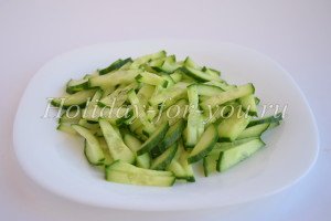 Листковий салат з крабовими паличками: рецепт з фото