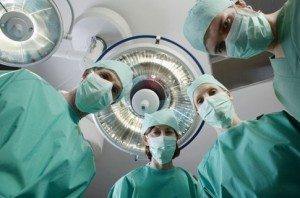 Сонник Операція: на животі, серці, голові, руці, нозі, очах, по жіночому бачити уві сні до чого сниться