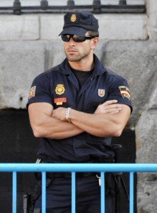 Сонник Поліцейський чоловік у формі бачити уві сні до чого сниться?