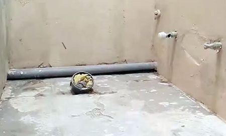 Як вирівняти бетонну підлогу у ванній цементною стяжкою