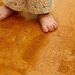 Деревяна підлога в ванній — вигідне рішення