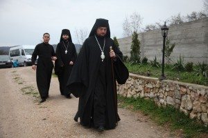 Сонник батюшка до чого сниться Священик у чорній рясі: благославляет в церкві бачити уві сні