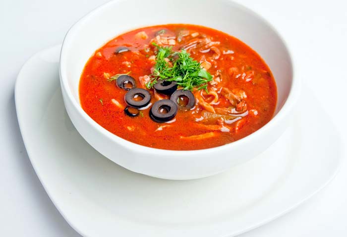 Солянка збірна мясна: класична покроковий рецепт з фото + відео