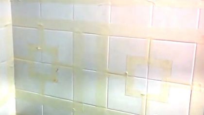 Як оновити стару плитку у ванній? Заміна затірки і окремих плиток.