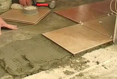 Як покласти плитку на підлогу у ванній? Ремонт підлоги у ванній.