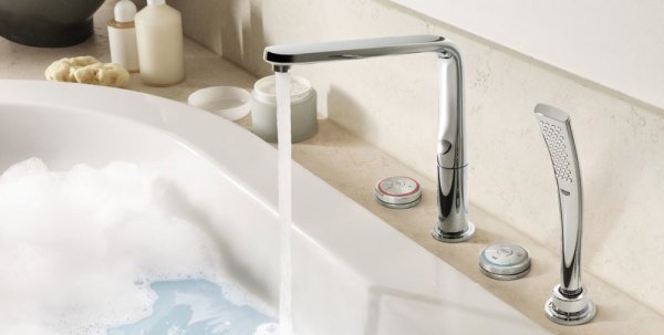 Змішувач для ванни з душем: як вибрати кращу модель по функціональності і якості