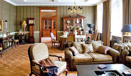 Двері в англійському стилі – Сувора розкіш в інтерєрі