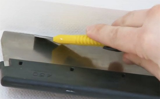 Як правильно клеїти склошпалери?