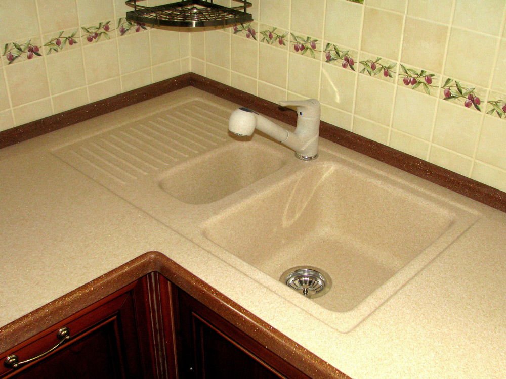 Як прикріпити плінтус до стільниці Як прикріпити плінтус до стільниці