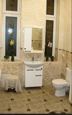 Гра в декаданс на 12 квадратних метрах Гра в декаданс на 12 квадратних метрах