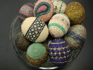 Як прикрасити будинок до Великодня своїми руками Як прикрасити будинок до Великодня своїми руками