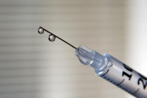 Сонник Укол шприцом в руку в сідницю у вену бачити уві сні до чого сниться?