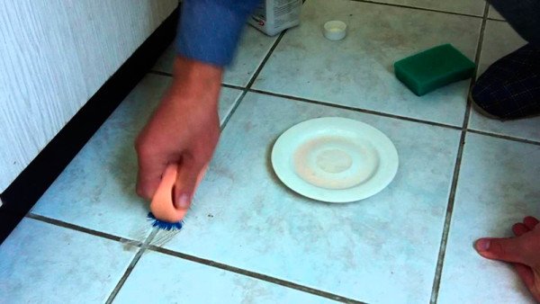 Чим очистити кахельну плитку у ванній і як? Чим очистити кахельну плитку у ванній і як?