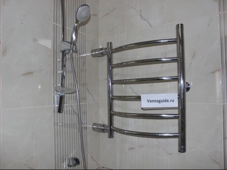 Затишна ванна кімната на 3 кв м: інтерєр в пастельних тонах