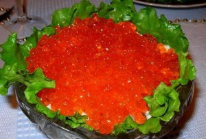 Салати з червоною ікрою