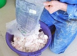 Як правильно наносити рідкі шпалери?