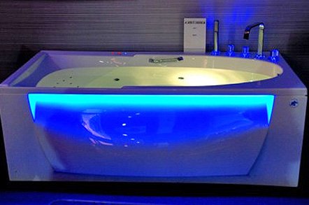 Світлодіодне освітлення у ванній – Приклади, фото, відео, схема підключення