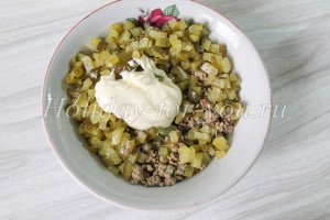 Курка фарширована млинцями: покроковий рецепт з фото