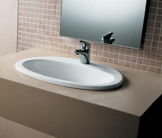 Раковини, вбудовані в стільницю, у ванній: огляд моделей і спосіб монтажу