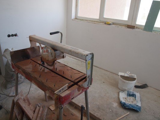 Плиткоріз своїми руками електричний: як зробити?