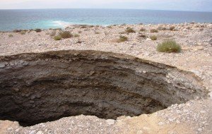 Сонник Яма в землі: вигрібна глибока з водою бачити уві сні до чого сниться?