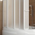 Скляні шторки для ванної — плюси і мінуси