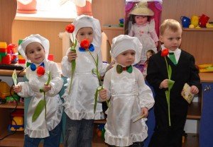 8 березня в дитячому саду: сценарій