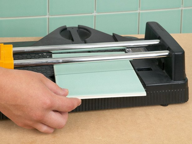 Різання кахля в домашніх умовах різними інструментами