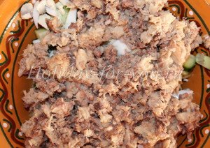 Салат з рибними консервами: рецепт з фото
