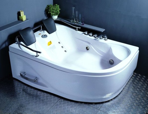 Ванни маленького розміру: фото огляд моделей та критерії вибору