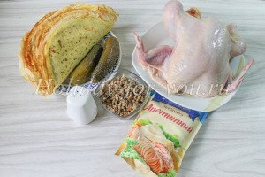 Курка фарширована млинцями: покроковий рецепт з фото
