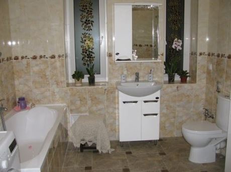 Гра в декаданс на 12 квадратних метрах Гра в декаданс на 12 квадратних метрах