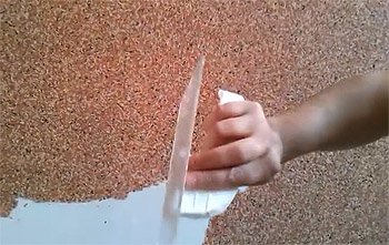 Як правильно наносити рідкі шпалери?