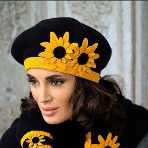 Прикрашаємо вязані шапочки