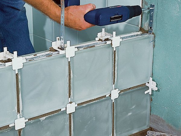 Душова з склоблоків: фото кабінок та поетапна інструкція з монтажу стін і зливу