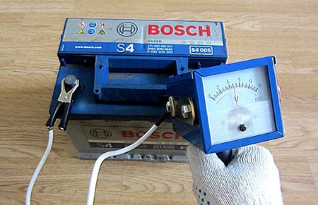 Як перевірити ємність акумулятора мультиметром