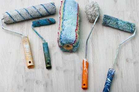 Яким валиком фарбувати стелю водоемульсійною фарбою