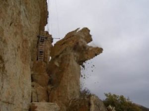 Сонник Камінь з неба падають в людини у сні бачити до чого сниться?