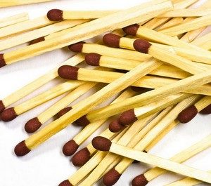 Сонник Сірники запалювати з коробка у сні бачити до чого сняться?