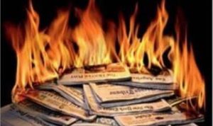 Сонник Газета в руках: читати гортати у сні бачити до чого сниться? Сонник Газета в руках: читати гортати у сні бачити до чого сниться?