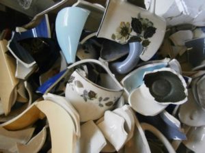 Сонник Розбита Чашка для жінки уві сні бачити до чого сниться? Сонник Розбита Чашка для жінки уві сні бачити до чого сниться?