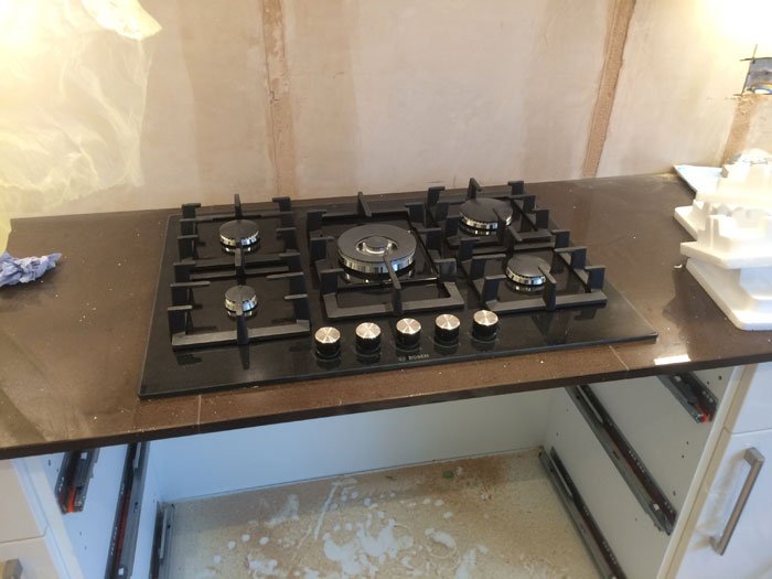 як підключити варильну панель самостійно: встановлення варильної панелі в стільницю + відео