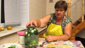 Сонник Скляні банки: порожні, розбиті у сні бачити до чого сняться?