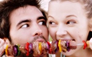 Сонник Шашлик з мяса: є, смажити у сні бачити до чого сниться?